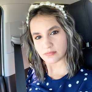 Meet your Posher, Yanet